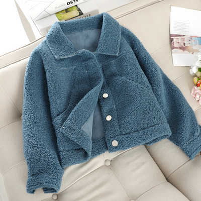 Rövid női kabát gombokkal, többféle színben