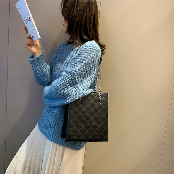 Geantă de mână pătrată elegantă, cu mânere lungi, în negru, maro și bej