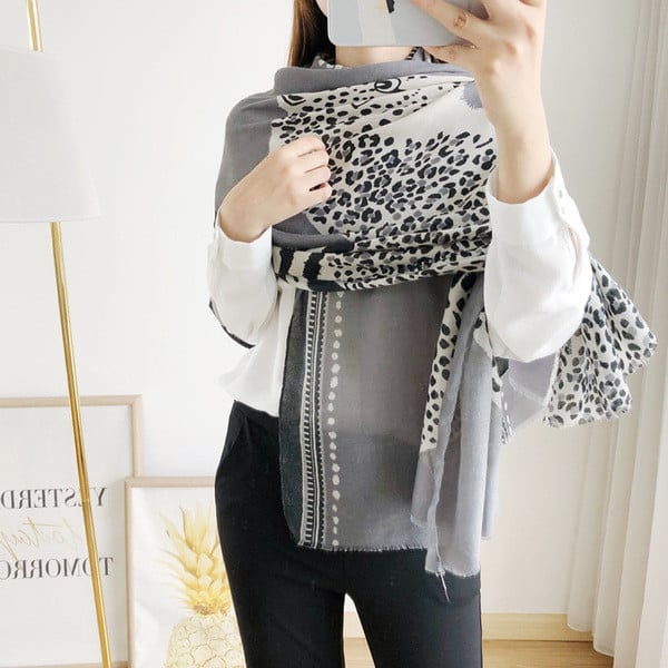 Új modell aktuális női sál leopárd mintával szürke és barna színekben