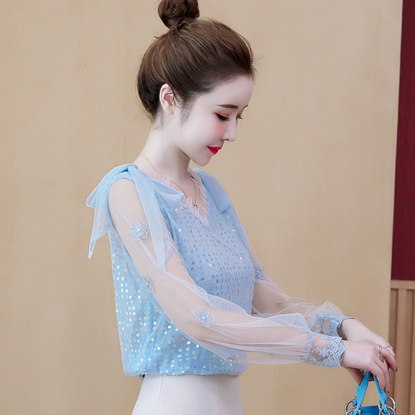 Női blúz három színben V-nyakkal és flitterekkel