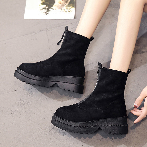 Női velúr csizma puha béléssel és cipzárral fekete színben