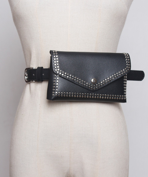 Modern női kereszttáska piros, rózsaszín, fehér és fekete színekben