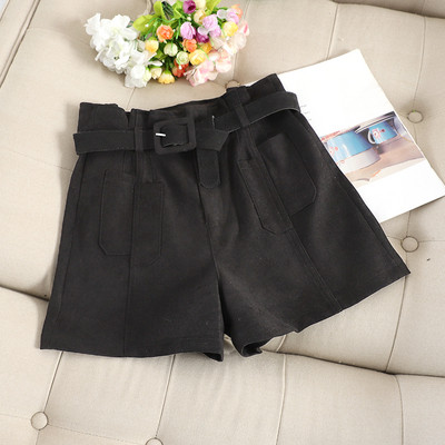 Női rövidnadrág övvel, három színben