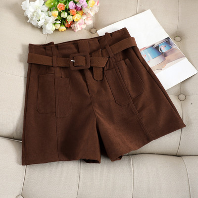 Női rövidnadrág övvel, három színben