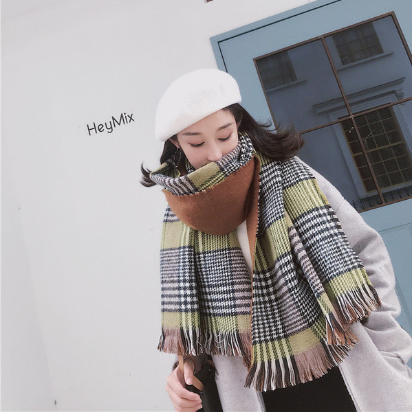 Kockás női sál téglalap alakú, rojtokkal