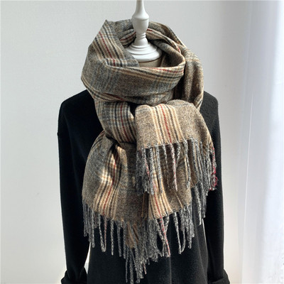 Kockás női sál rojtokkal több színben