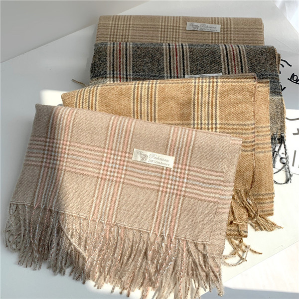 Kockás női sál rojtokkal több színben