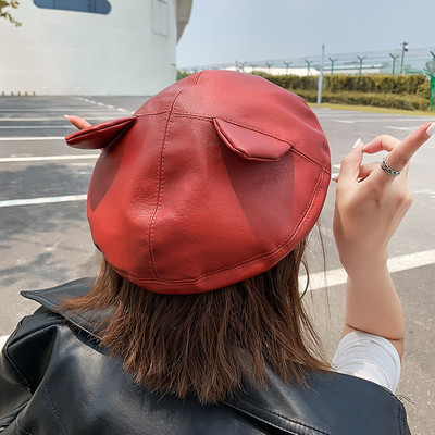 Öko bőrből készült modern női sapka 3D díszítéssel több színben