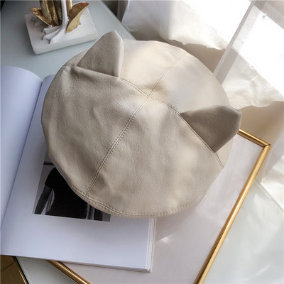 Öko bőrből készült modern női sapka 3D díszítéssel több színben