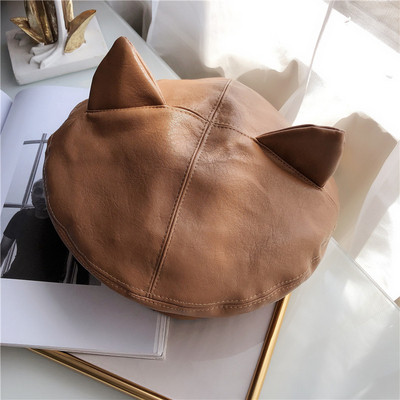 Öko bőrből készült modern női sapka 3D díszítéssel több színben