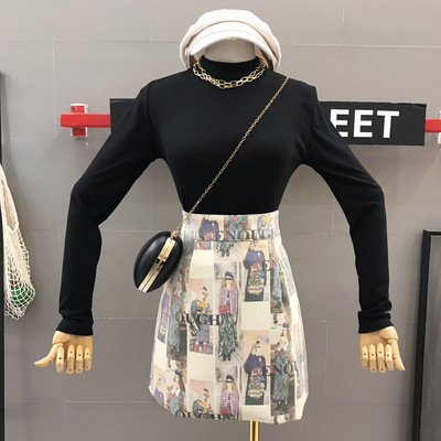 Lezser női blúz magas gallérral és fém lánccal több színben