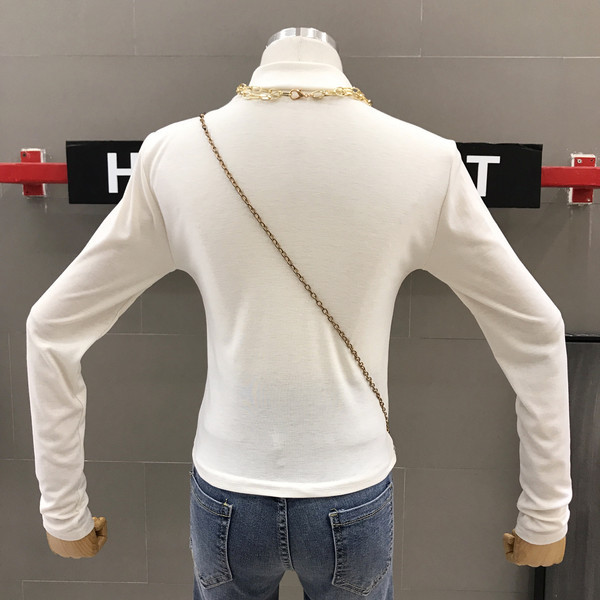 Lezser női blúz magas gallérral és fém lánccal több színben