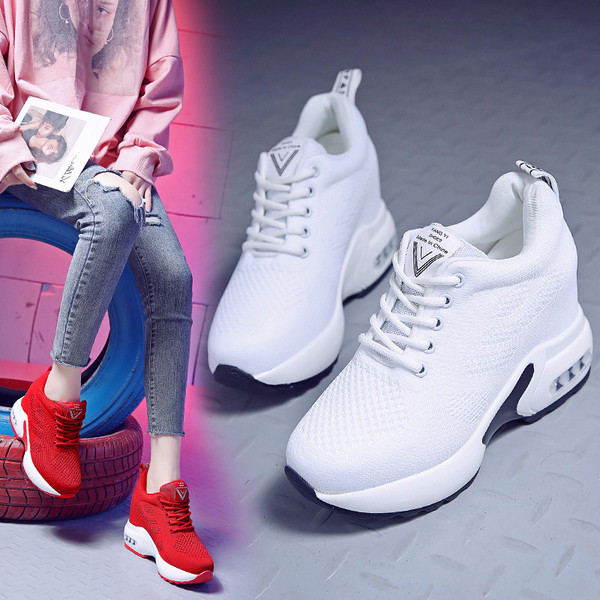 Alkalmi női tornacipő több színben