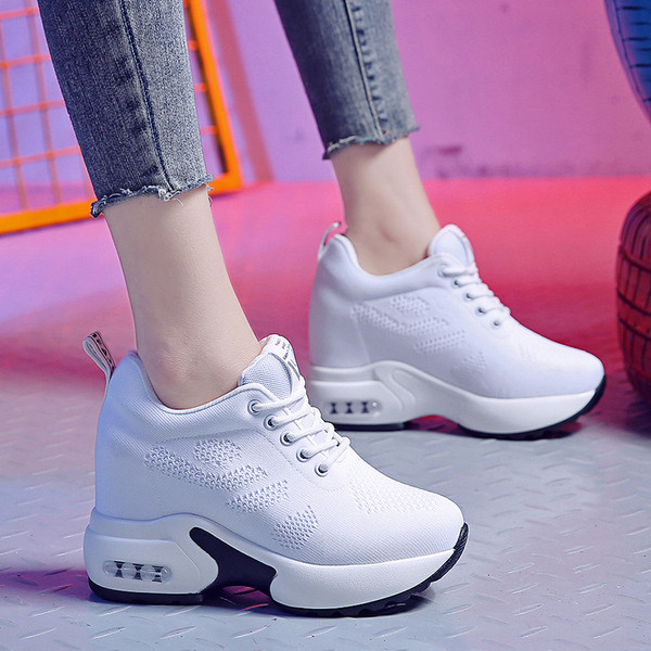 Alkalmi női tornacipő több színben