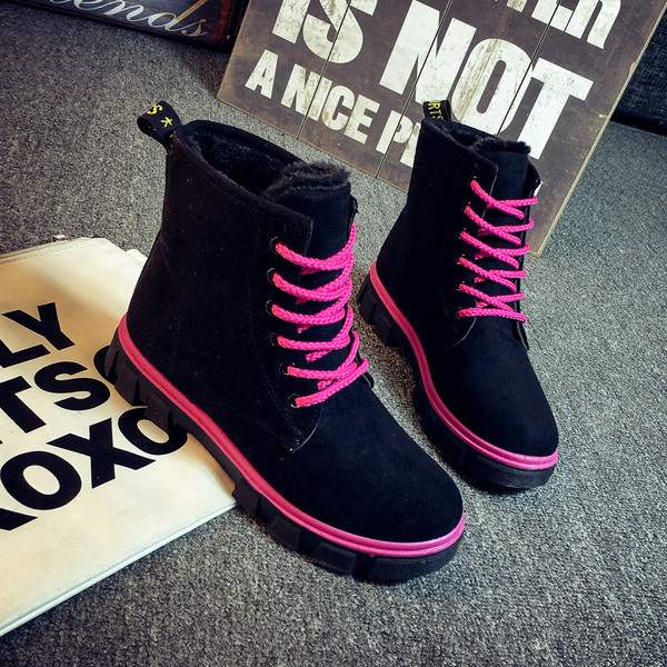 Modern női csizma fűzővel és puha béléssel több színben