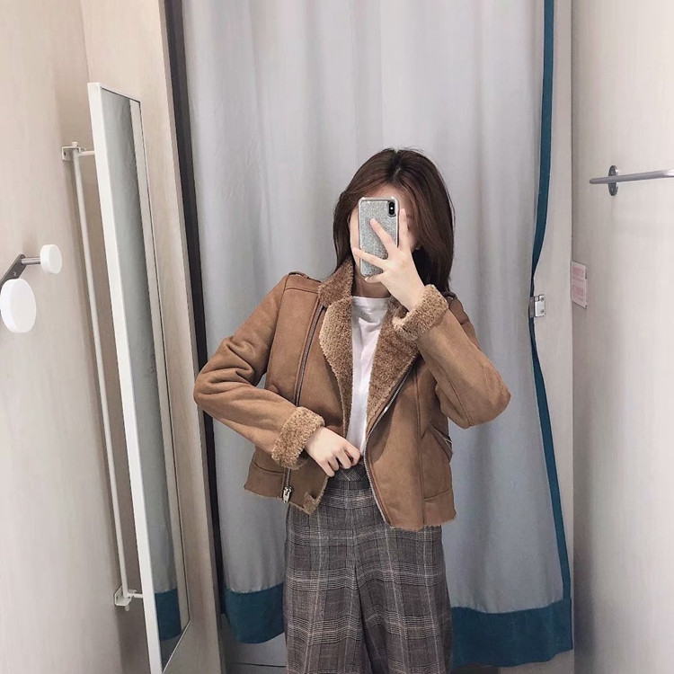 Modern rövid kabát cipzárral és meleg béléssel, két színben