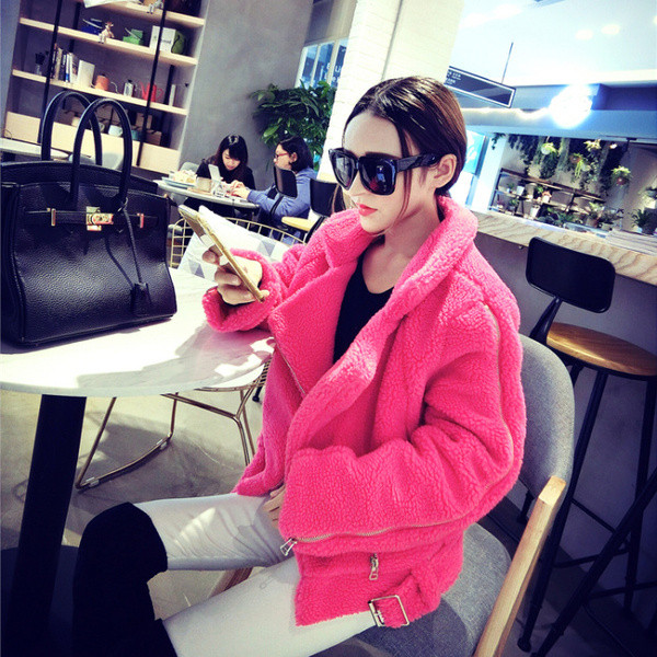 Modern női téli kabát spitz nyakkivágással, három színben