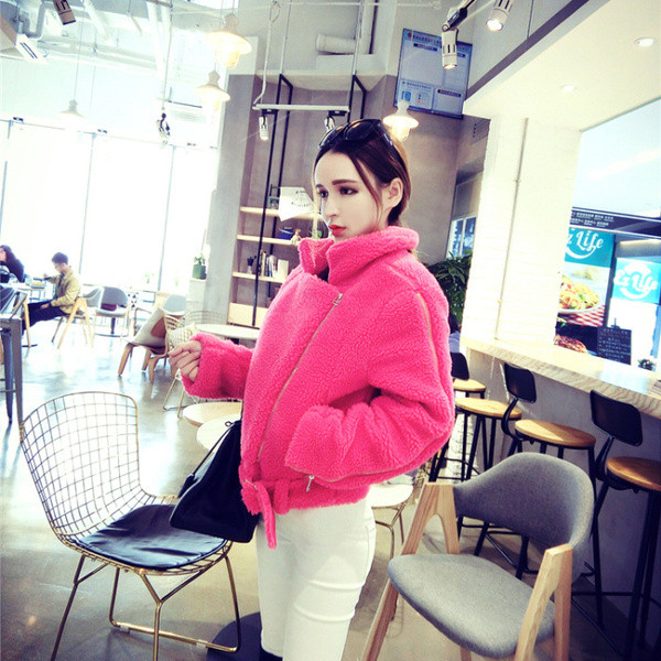 Modern női téli kabát spitz nyakkivágással, három színben