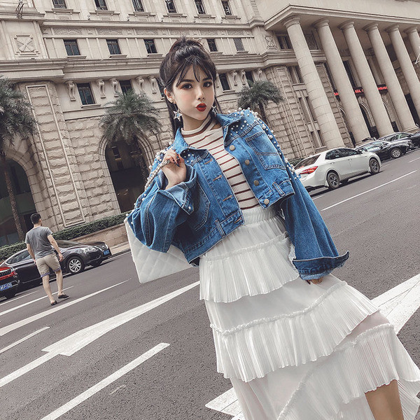 Modern női farmer dzseki kék gyöngyökkel