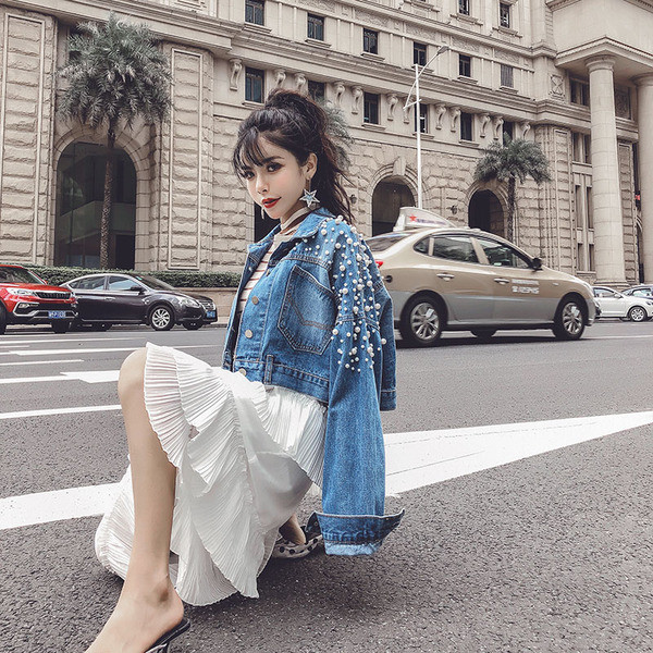 Modern női farmer dzseki kék gyöngyökkel