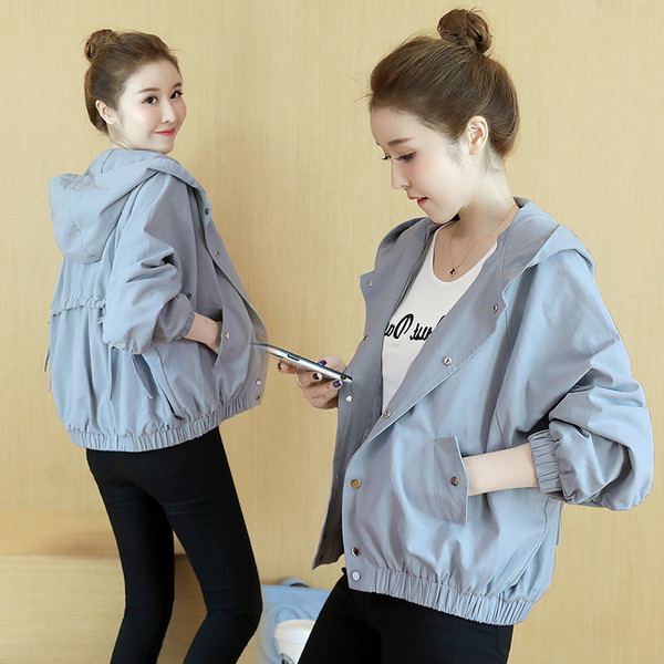 Női alkalmi rövid kabát gumírozással több színben