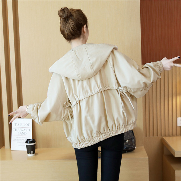 Női alkalmi rövid kabát gumírozással több színben