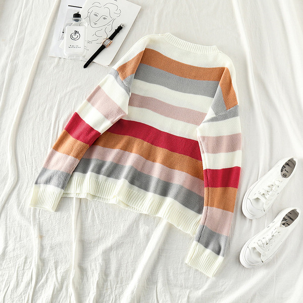 Pulover de dama lat cu dungi colorate