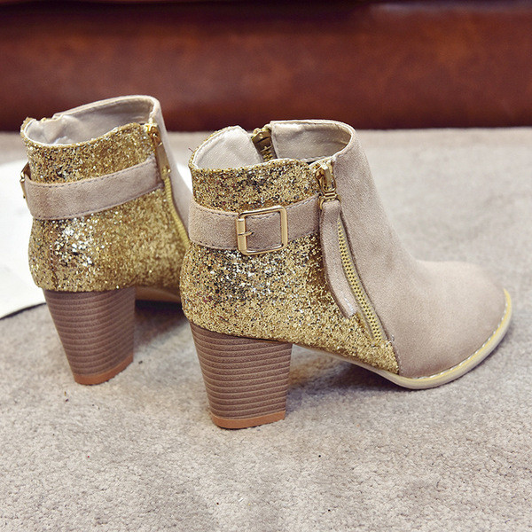 Női csizma ÚJ modell vastag sarokkal, fényes hatással több színben