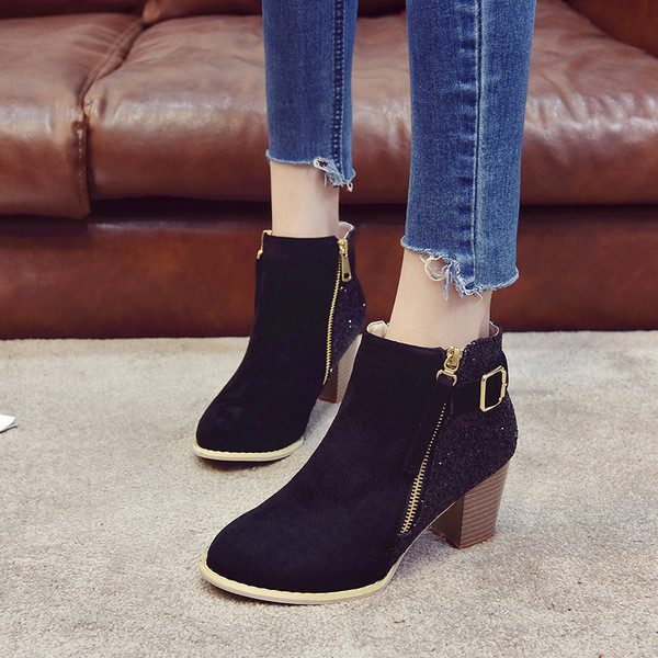 Női csizma ÚJ modell vastag sarokkal, fényes hatással több színben