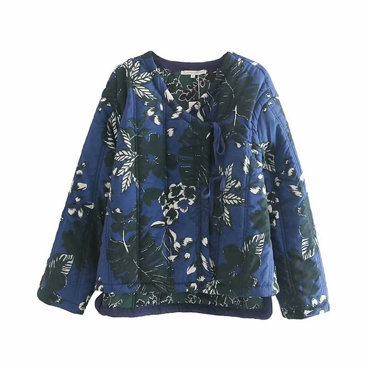 Rövid tavaszi-őszi női kabát kék színben, virágmintával