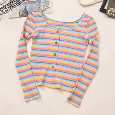 Bluză de damă în dungi cu decolteu O și nasturi în mai multe culori