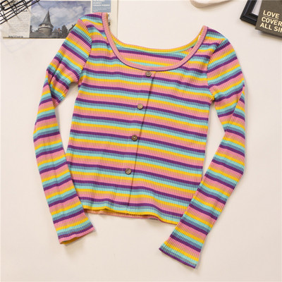 Bluză de damă în dungi cu decolteu O și nasturi în mai multe culori