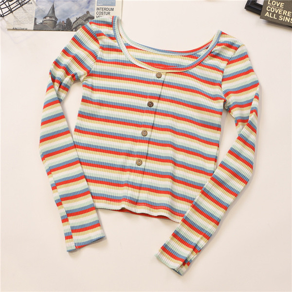 Bluză de damă în dungi cu decolteu O și nasturi în mai multe culori
