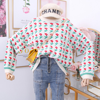 Új modell női pulóver virágmintával és O-nyakkal