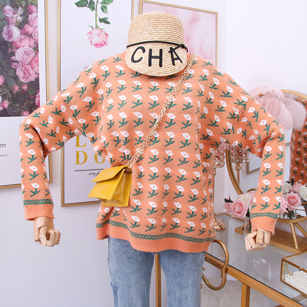 Új modell női pulóver virágmintával és O-nyakkal