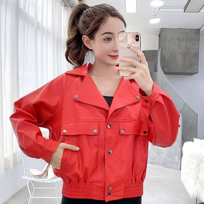 Modern női rövid kabát eko bőrből fekete és piros színben