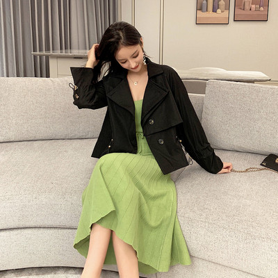 Női modern rövid vékonykabát három színben, gombokkal