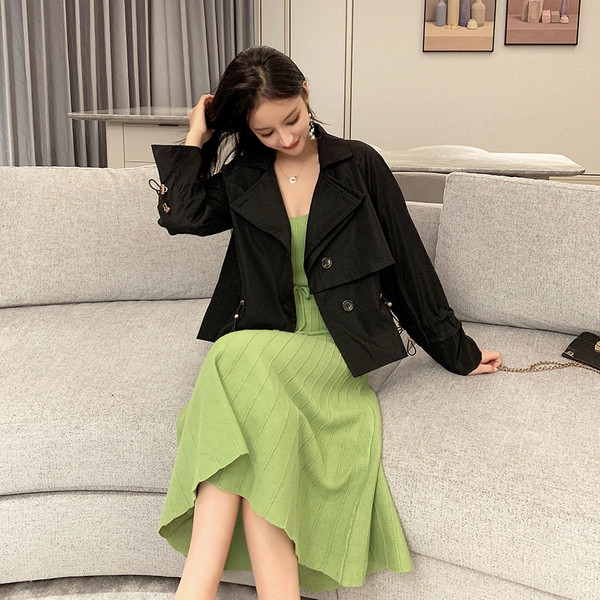 Női modern rövid vékonykabát három színben, gombokkal