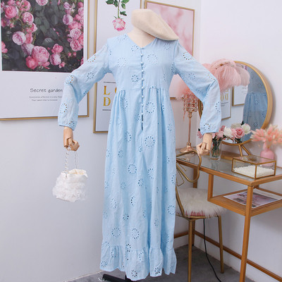 Modern női ruha spitz nyakkivágással - több színben szabott modell