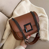 Modern női táska lánccal és fém csattal három színben