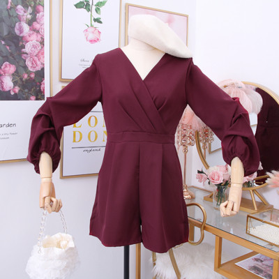 Salopeta de dama moderna cu decolteu spitz in mai multe culori