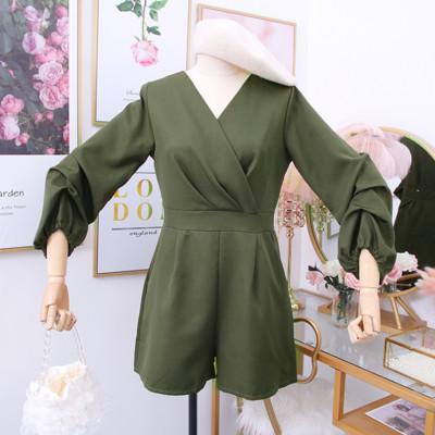 Salopeta de dama moderna cu decolteu spitz in mai multe culori