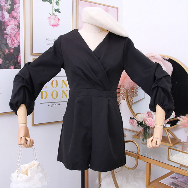 Salopeta de dama moderna cu decolteu spitz in mai multe culori