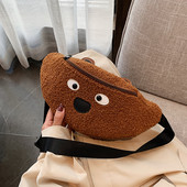 Női táska cipzárral és 3D elemmel több színben