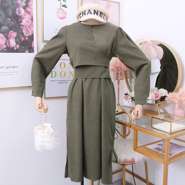 Új modell női ruha O-nyakkivágású modellel több színben