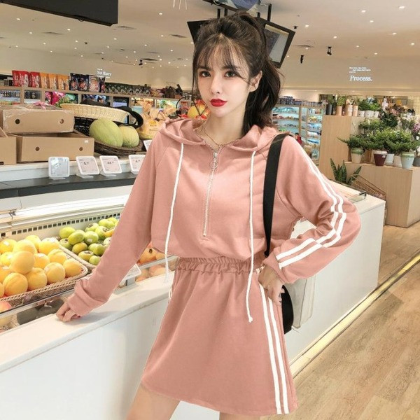 Napi szett pulóver és rövid szoknya három színben