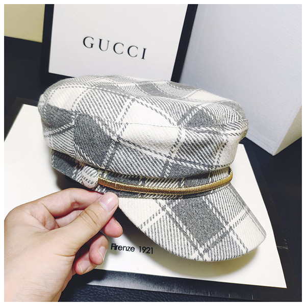 Kockás női sapka napellenzővel több színben