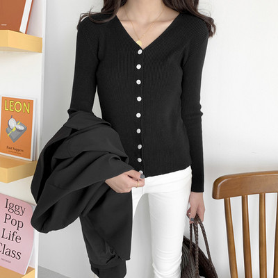 Női alkalmi blúz spitz nyakkivágással és gombokkal több színben