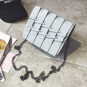 Μοντέρνα γυναικεία  τσάντα σε μαύρο, ροζ, γκρι και λευκό χρώμα