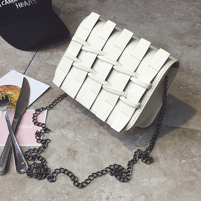 Μοντέρνα γυναικεία  τσάντα σε μαύρο, ροζ, γκρι και λευκό χρώμα